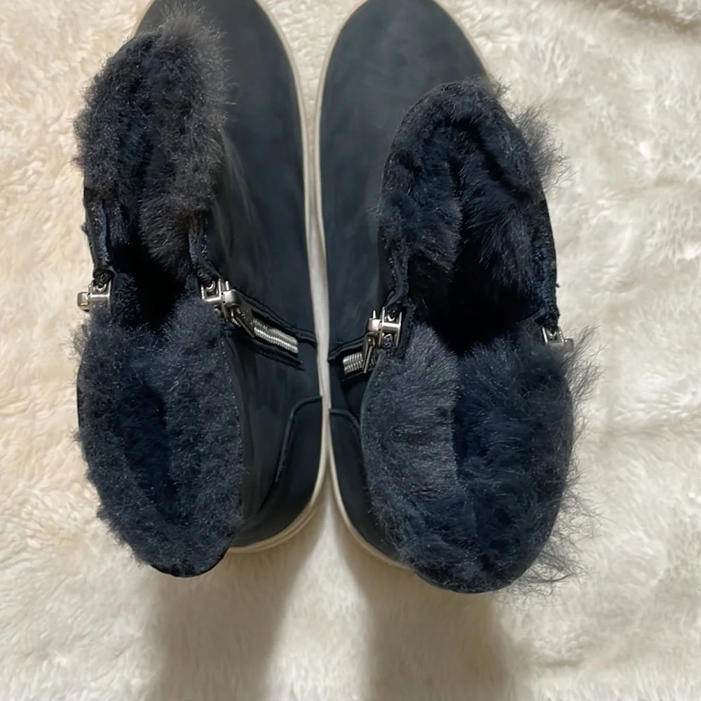 J/Slides‎ Booties - Picture 5 of 7